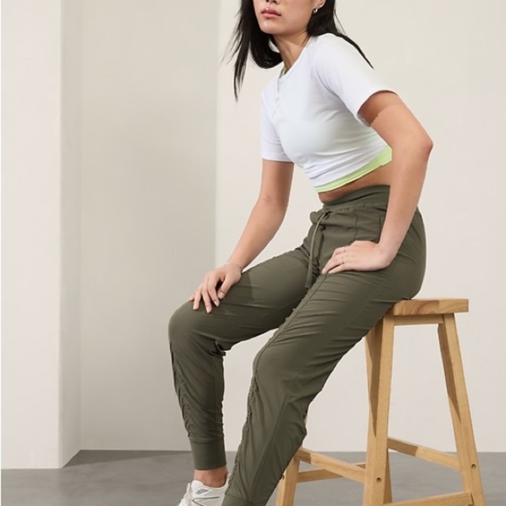 Athleta ATTITUDE MID RISE JOGGER